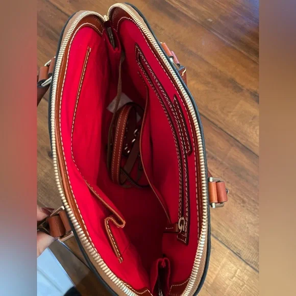 Dooney & Bourke | Pebble Grain Zip Zip Satchel - Picture 8 of 9